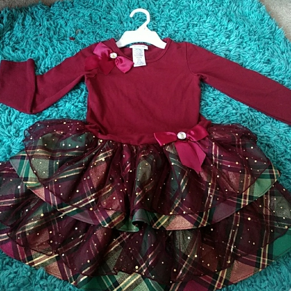 Girls size 6 Holiday Dress
